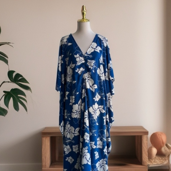 0111/ Blue Hibiscus Flower pattern Kaftan - Picture 9 of 10